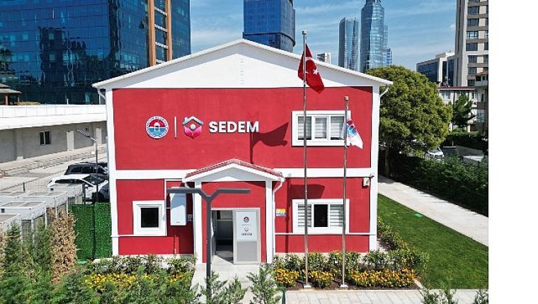 Maltepe Belediyesi'nden ebeveyn ve çocuklara 'Yanınızdayız' mesajı