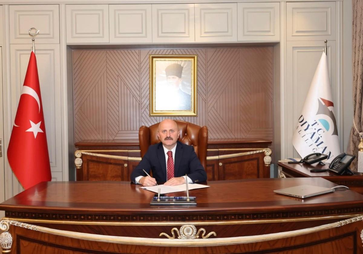 Vali Dr. Osman Varol'dan YKS mesajı: Gençlerimiz hayallerine ulaşacak Vali Dr. Osman Varol'dan YKS mesajı: Gençlerimiz hayallerine ulaşacak