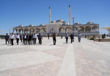 Adıyaman Belediyesi’nden sahabe türbesine kapsamlı temizlik çalışması - Videolu Haber