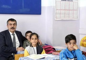 Eğitimde Karne Heyecanı... Bakan Tekin’den Yaz Tatili Mesajı