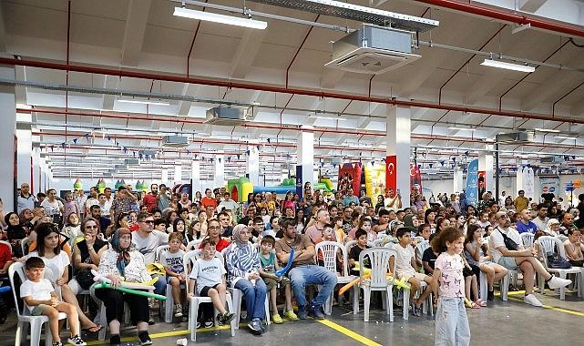 Çocuklara Başkan Çerçioğlu'ndan Tatil Hediyesi: Karne Şenliği Coşkuyla Tamamlandı Çocuklara Başkan Çerçioğlu'ndan Tatil Hediyesi: Karne Şenliği Coşkuyla Tamamlandı