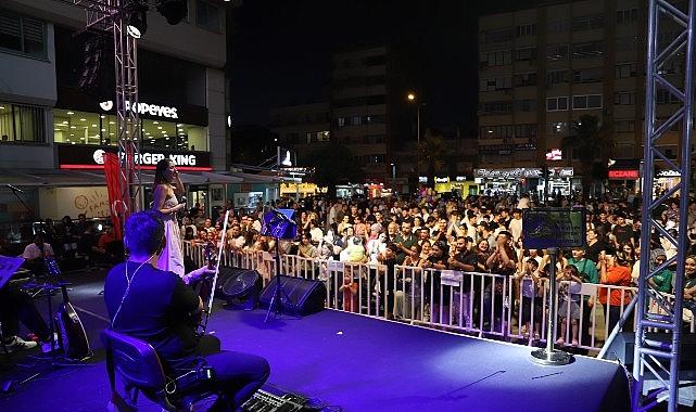 Nazilli'de Sanat Rüzgarı: Başkan Çerçioğlu'ndan Yaz Konseri Nazilli'de Sanat Rüzgarı: Başkan Çerçioğlu'ndan Yaz Konseri