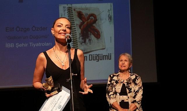 11. Ekin Yazın Dostları Tiyatro Ödülleri'nde Şehir Tiyatroları'na 3 Ödül 11. Ekin Yazın Dostları Tiyatro Ödülleri'nde Şehir Tiyatroları'na 3 Ödül