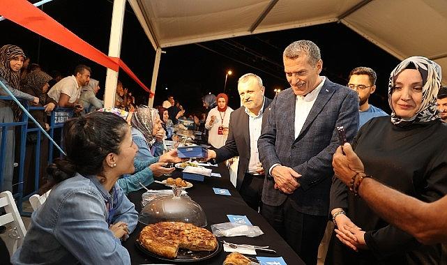 Geleneksel Lezzetler Merkezefendi Tıp Festivali'nde Görücüye Çıktı Geleneksel Lezzetler Merkezefendi Tıp Festivali'nde Görücüye Çıktı