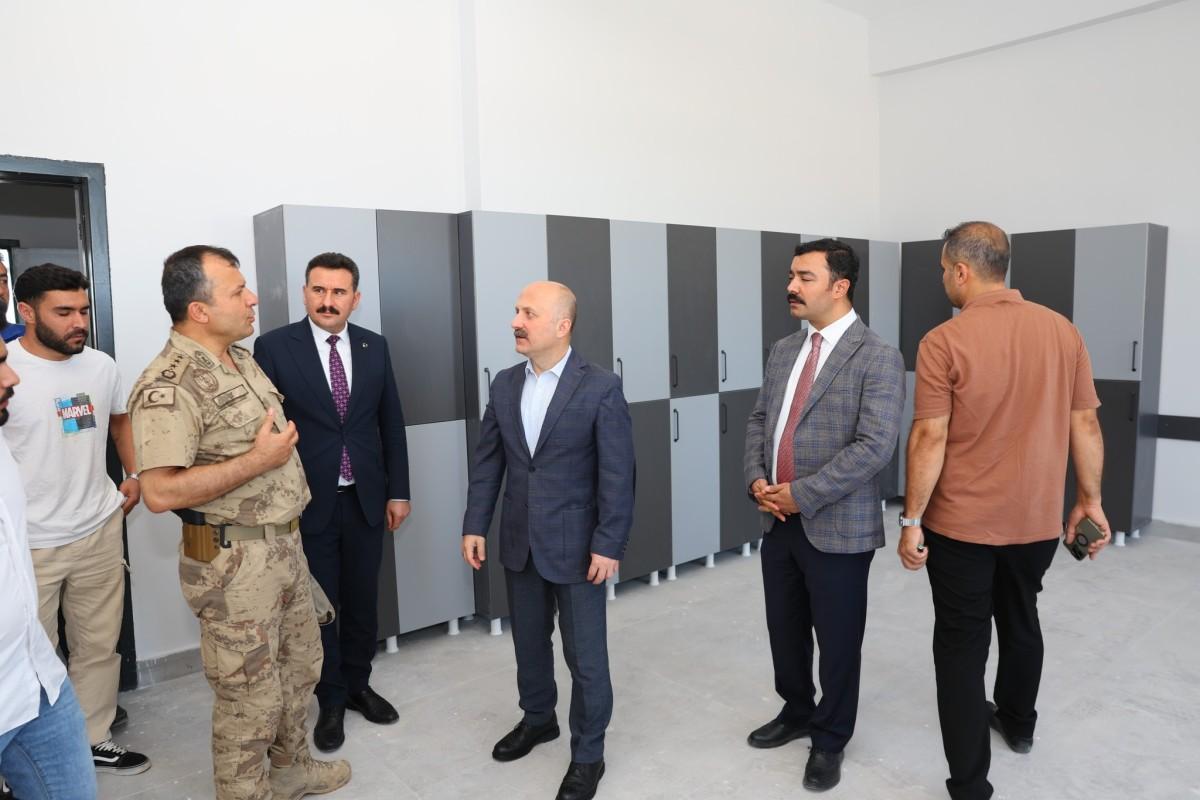 Vali Varol’dan Kahta’daki eğitim yatırımlarına inceleme ziyareti Vali Varol’dan Kahta’daki eğitim yatırımlarına inceleme ziyareti