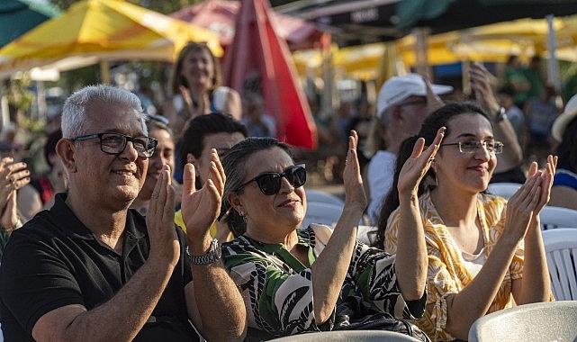 Karşıyaka'da söz kadın yazarlarda Karşıyaka'da söz kadın yazarlarda