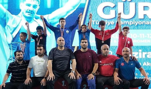 Kartepeli Güreşçiler Türkiye Şampiyonası'na Damga Vurdu! Kartepeli Güreşçiler Türkiye Şampiyonası'na Damga Vurdu!
