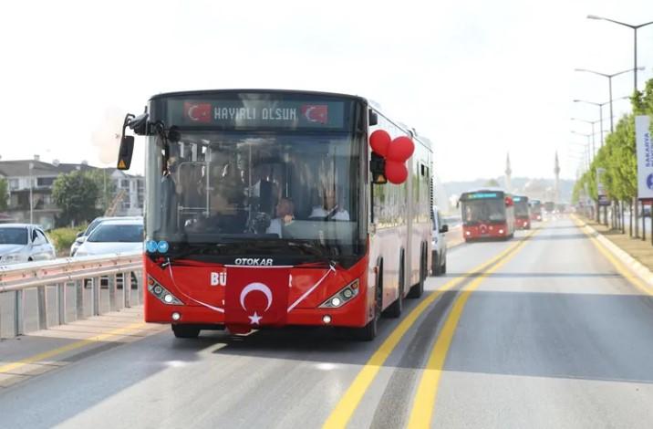 Sakarya’da Ulaşımda Yeni Dönem: Metrobüs Hattı Hizmete Girdi Sakarya’da Ulaşımda Yeni Dönem: Metrobüs Hattı Hizmete Girdi