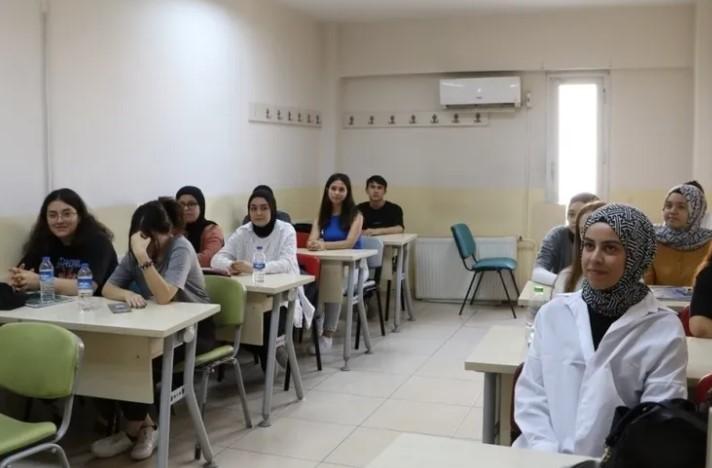 Manisa’da Yaz Kursları İçin Kayıtlar Sürüyor Manisa’da Yaz Kursları İçin Kayıtlar Sürüyor