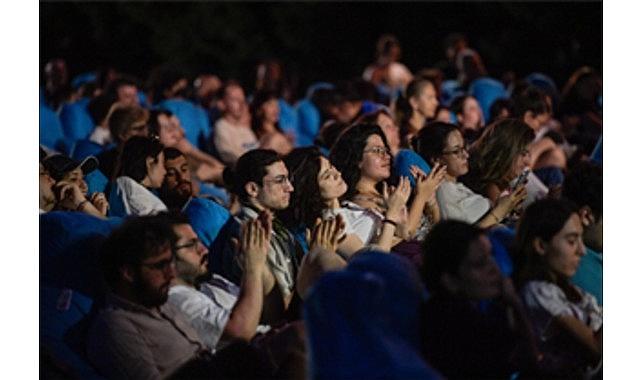 Açık havada sinema keyfi başladı Açık havada sinema keyfi başladı