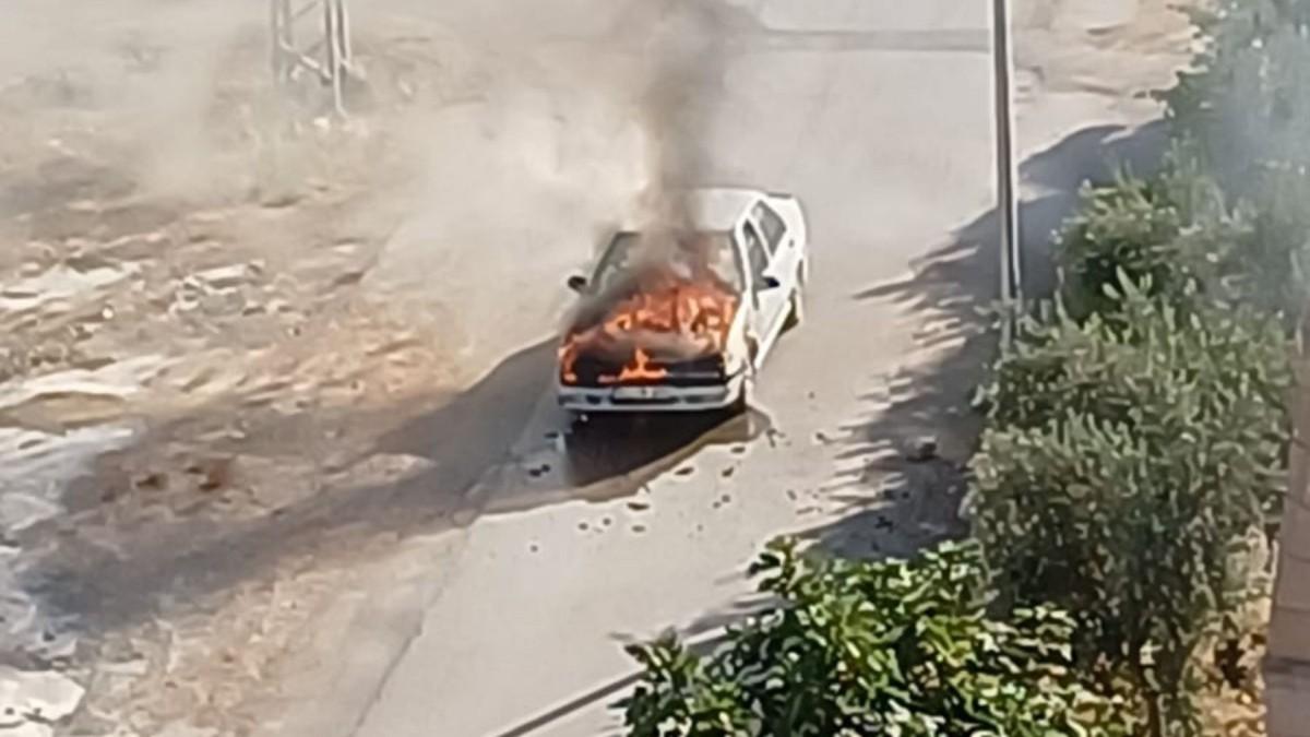 Adıyaman’da seyir halindeki araç bir anda alev topuna döndü - Videolu Haber Adıyaman’da seyir halindeki araç bir anda alev topuna döndü - Videolu Haber