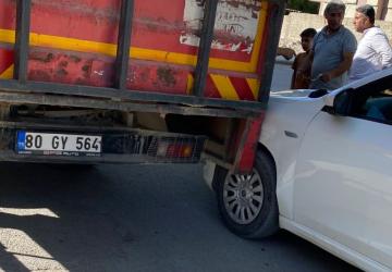 Adıyaman’da meşrubat kamyonu ile otomobil çarpıştı: Yaralı yok