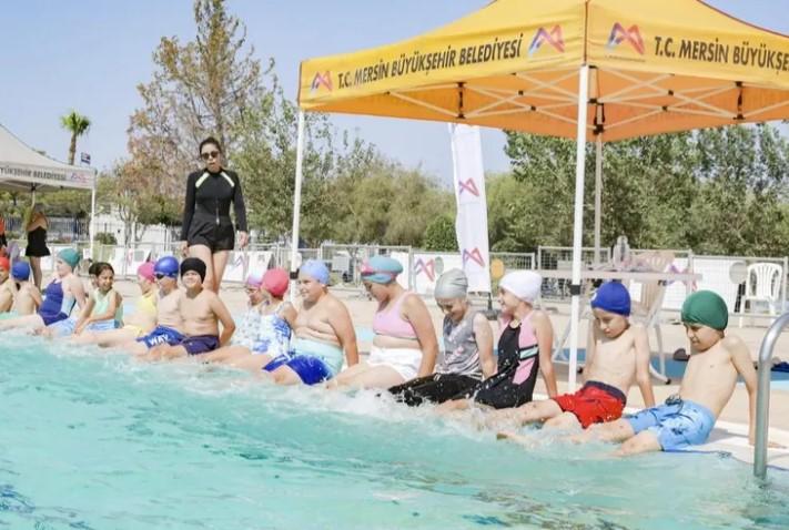 Mersin Büyükşehir Belediyesi’nde Yüzme Kursları Başladı Mersin Büyükşehir Belediyesi’nde Yüzme Kursları Başladı