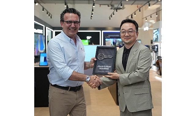 Samsung, MediaMarkt'ın teknoloji deneyim mağazası Tech Arena'da butik mağaza açtı Samsung, MediaMarkt'ın teknoloji deneyim mağazası Tech Arena'da butik mağaza açtı