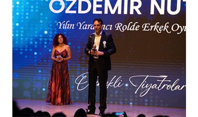 İzmir Şehir Tiyatroları'na anlamlı ödül İzmir Şehir Tiyatroları'na anlamlı ödül
