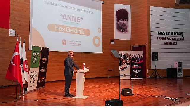 Keçiören'de "En İyi Narkotik Polisi Anne" Buluşması Keçiören'de "En İyi Narkotik Polisi Anne" Buluşması