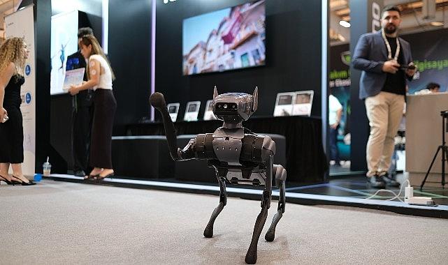 TECNO CAMON 40 Serisi, SDN Tech Expo'da Tanıtıldı TECNO CAMON 40 Serisi, SDN Tech Expo'da Tanıtıldı