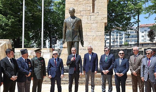 Atatürk Anıtı'nın Çevre Düzenlemesi Tamamlandı... Atatürk Anıtı'nın Çevre Düzenlemesi Tamamlandı...