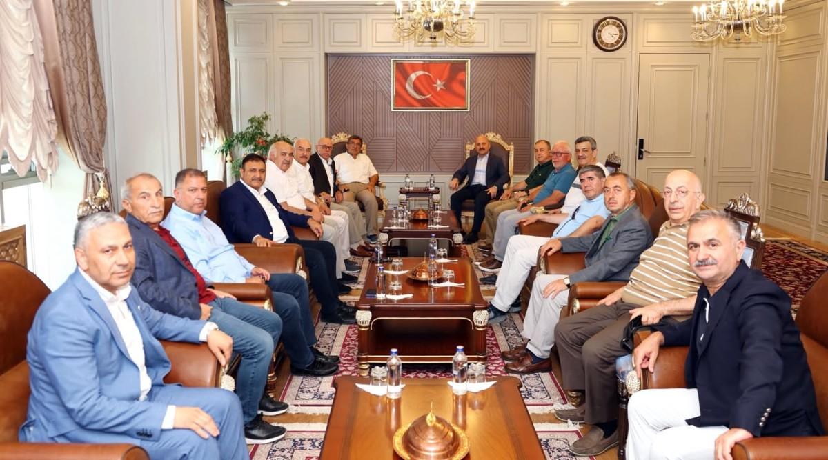 Vali Dr. Osman Varol, Dostlar Divanı Heyetini kabul etti Vali Dr. Osman Varol, Dostlar Divanı Heyetini kabul etti