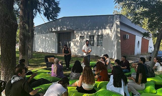 Ege Üniversitesi öğrencileri masallarda buluştu Ege Üniversitesi öğrencileri masallarda buluştu