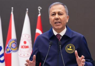 Bakan Yerlikaya: İzmir, Bilecik ve Hatay’da 50 binden fazla kişi tahliye edildi