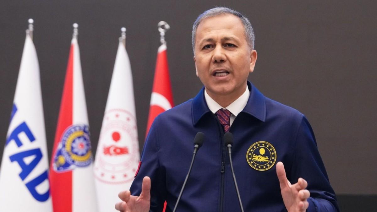 Bakan Yerlikaya: İzmir, Bilecik ve Hatay’da 50 binden fazla kişi tahliye edildi Bakan Yerlikaya: İzmir, Bilecik ve Hatay’da 50 binden fazla kişi tahliye edildi
