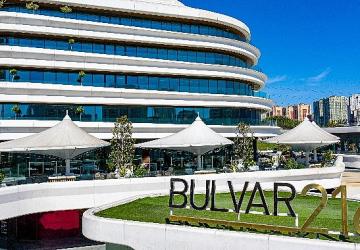 Bulvar 216'da Yaz Akşamları Müzik, Atölye ve Dansla Renkleniyor