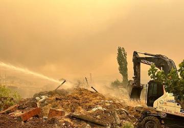 Kartepe Belediyesi'nden Taraklı Yangınına Müdahale Desteği