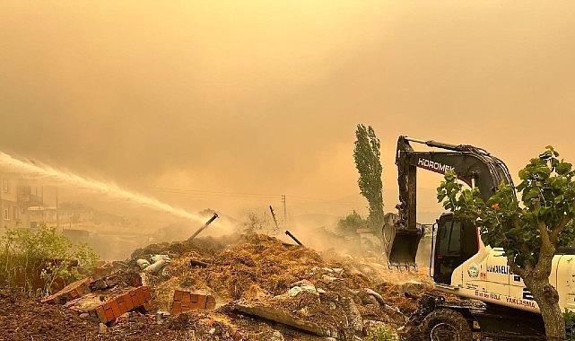 Kartepe Belediyesi'nden Taraklı Yangınına Müdahale Desteği Kartepe Belediyesi'nden Taraklı Yangınına Müdahale Desteği