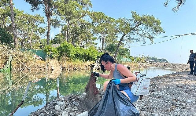 Kemer'de yaşayan yabancı uyruklu kadınlarla temizlik faaliyeti