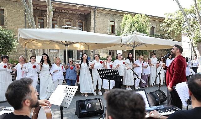 Bağcılar Belediyesi Türk Halk Müziği Korosu'ndan Darülaceze'de Anlamlı Konser Bağcılar Belediyesi Türk Halk Müziği Korosu'ndan Darülaceze'de Anlamlı Konser