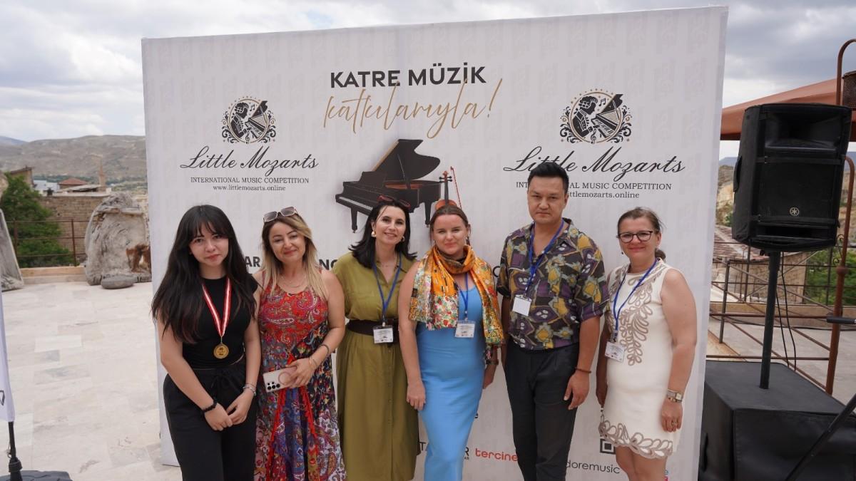 04.17 Belgesel Atölyesi’nden uluslararası başarı: Dicle Hayat Dağdeviren beste dalında birinci oldu - Videolu Haber 04.17 Belgesel Atölyesi’nden uluslararası başarı: Dicle Hayat Dağdeviren beste dalında birinci oldu - Videolu Haber