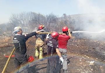 Kadıköy'den Yola Çıkan İkinci Ekipler Yangın Bölgesine Ulaştı