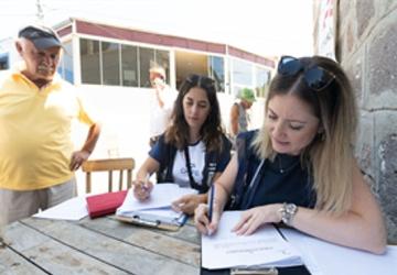 İzmir Büyükşehir Belediyesi saha ekipleri yangının yaralarını sarıyor