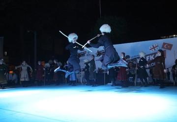 Kafkas Halk Oyunları Gölcük'te Resital Sunacak