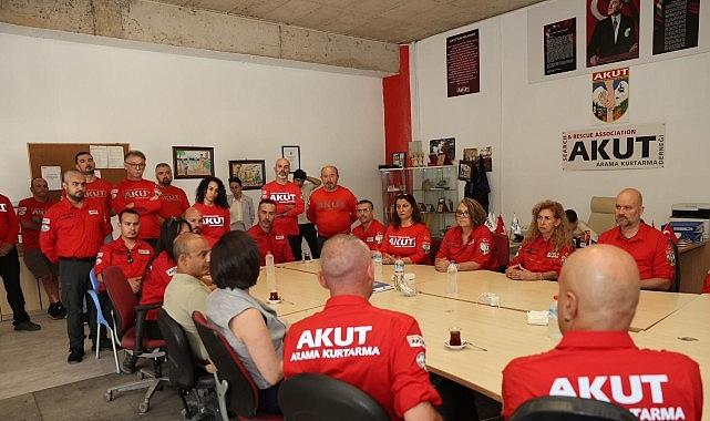 Başkan Kınay'dan AKUT İzmir Ekibine Taziye Ziyareti