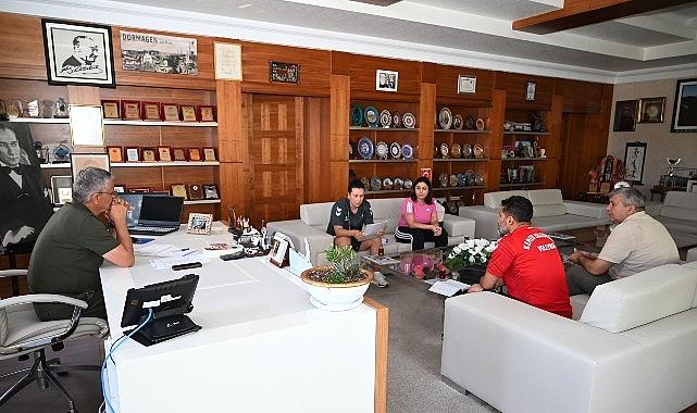 Antrenörlerden Başkan Topaloğlu'na ziyaret Antrenörlerden Başkan Topaloğlu'na ziyaret