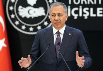 İçişleri Bakanı Yerlikaya: Kırmızı bültenle aranan 8, ulusal seviyede aranan 1 suçlu Türkiye'ye iade edildi