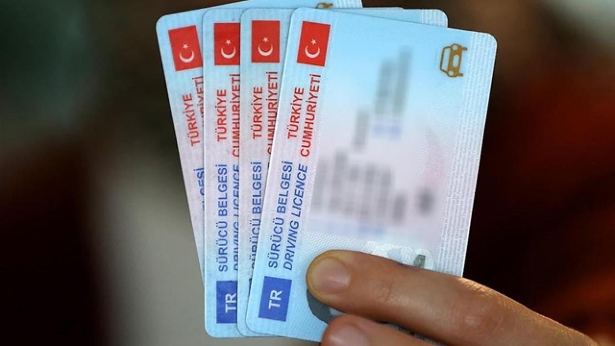 Yenileme ücreti 15 TL’den 7 bin 438 TL’ye çıkıyor, son gün uyarısı yapıldı Yenileme ücreti 15 TL’den 7 bin 438 TL’ye çıkıyor, son gün uyarısı yapıldı
