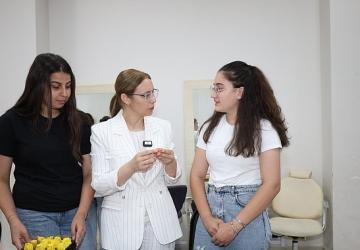 Başkan Vekili Abiş'ten KO-MEK yaz kurslarına ziyaret