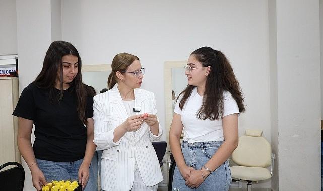 Başkan Vekili Abiş'ten KO-MEK yaz kurslarına ziyaret Başkan Vekili Abiş'ten KO-MEK yaz kurslarına ziyaret