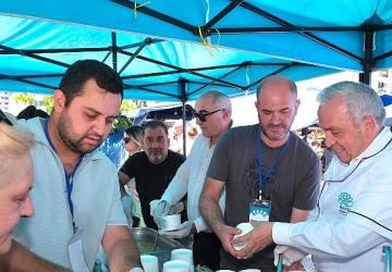 Başkan Şadi Özdemir'den aşure ikramı