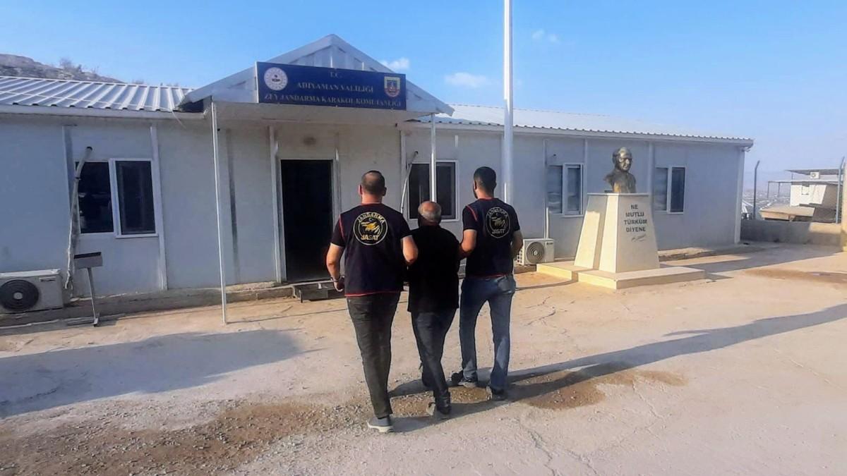 Adıyaman’da 12 yıl hapis cezası bulunan şahıs jandarma tarafından yakalandı Adıyaman’da 12 yıl hapis cezası bulunan şahıs jandarma tarafından yakalandı