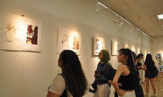 EÜ'de “Resim ve Desen" sergisi sanatseverlerin ilgi odağı oldu EÜ'de “Resim ve Desen" sergisi sanatseverlerin ilgi odağı oldu