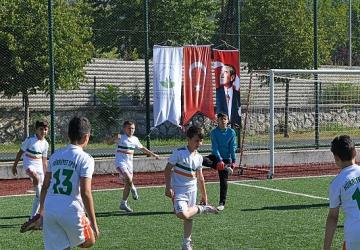 Geleceğin futbolcuları Osmangazi'de sahaya çıktı