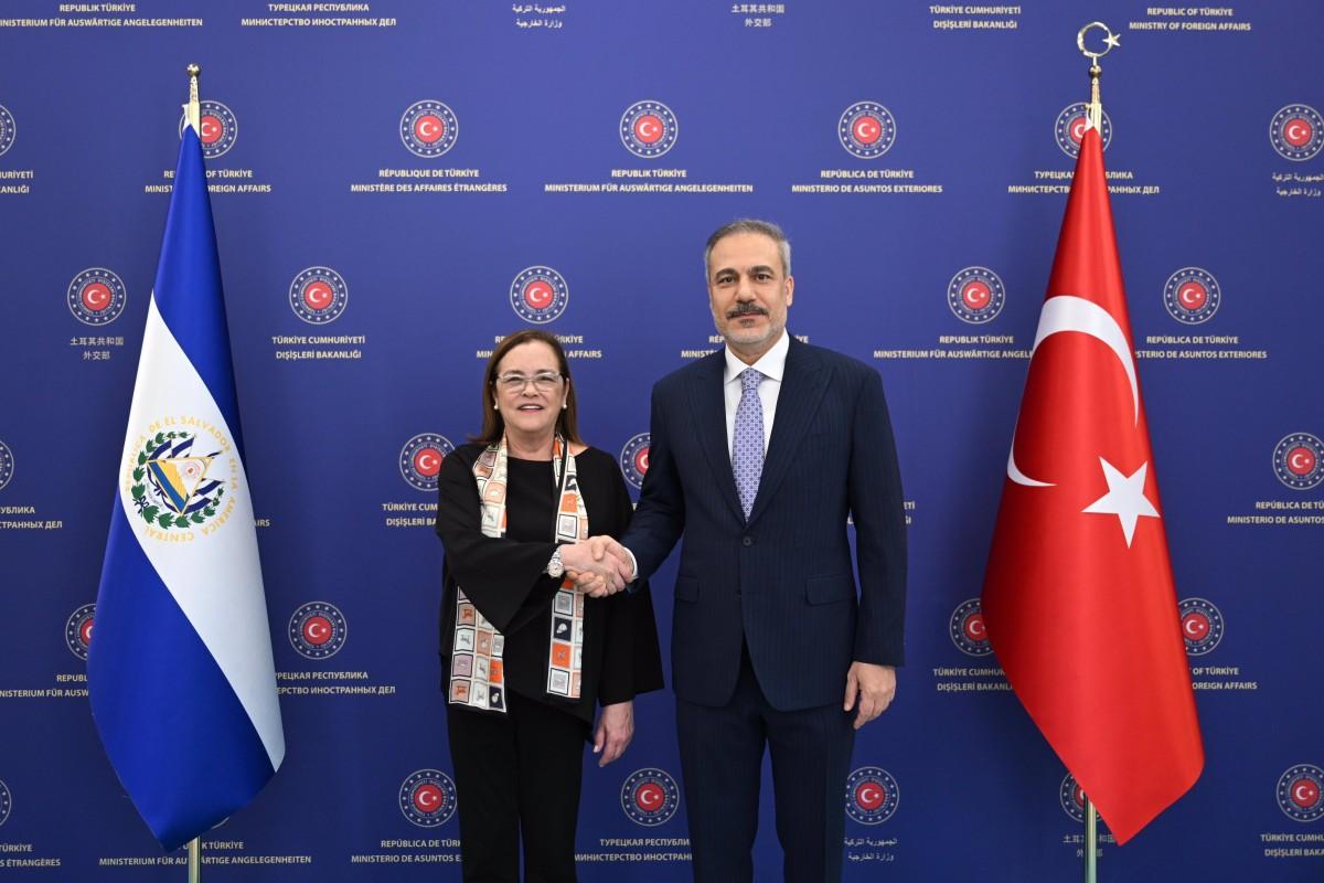 Bakan Fidan’dan Suriye uyarısı: 'Müdahale Ederiz' Bakan Fidan’dan Suriye uyarısı: 'Müdahale Ederiz'