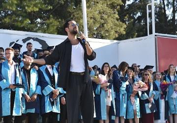 EÜ İletişim Fakültesinde mezuniyet coşkusu