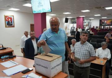 Kazım Tanrıverdi istifa ettiğini açıkladı, bir saat sonra meclis üyeliğini de bıraktı: ‘AK Parti’nin ve davamın yanındayım’ - Videolu Haber