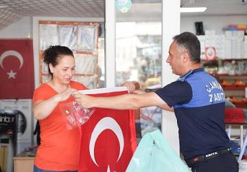 Canik Belediyesi Caddeleri Sokakları Türk Bayrağıyla Donattı