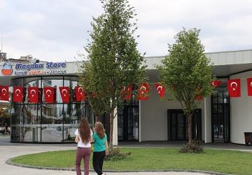 Büyükşehir'in "Yeşil" hassasiyeti Milli İrade Meydanı'na da yansıdı
